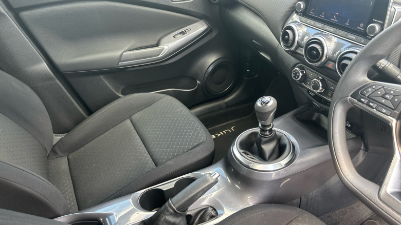 Nissan Juke 1.0 DiG-T 114 Acenta 5dr Petrol Hatchback